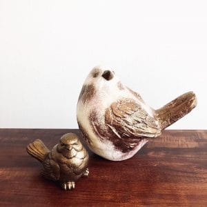 Pareja de pajaritos blanco invierno con dorado