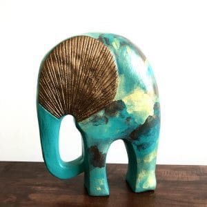 Elefante trompita abajo manchitas